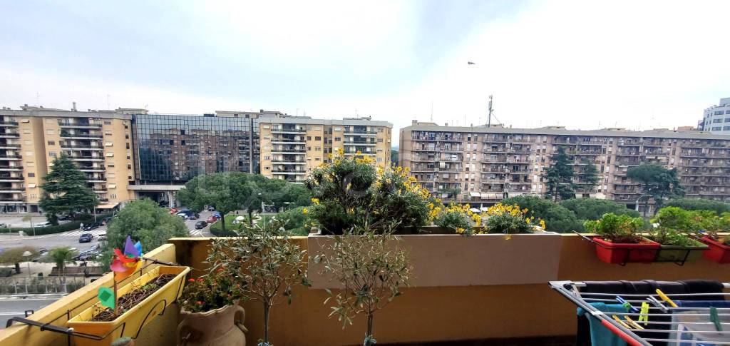 appartamento in vendita a Roma in zona Cinecittà