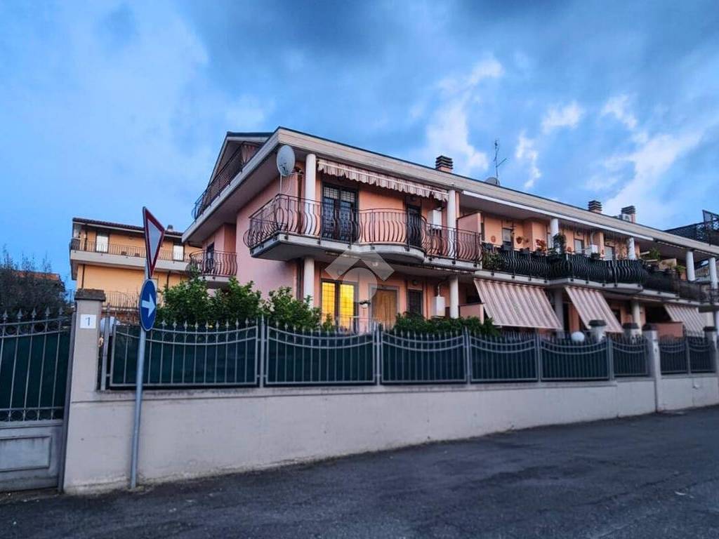 appartamento in vendita a Roma in zona Borghesiana