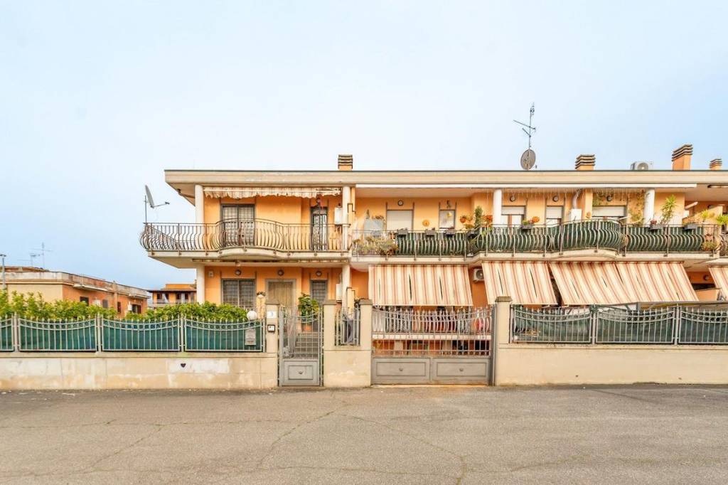 appartamento in vendita a Roma in zona Borghesiana