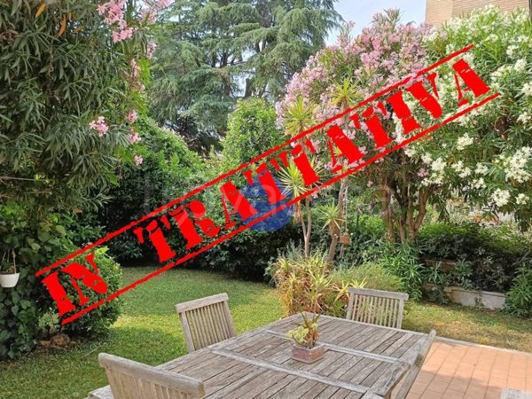 appartamento in vendita a Roma in zona Appio Claudio