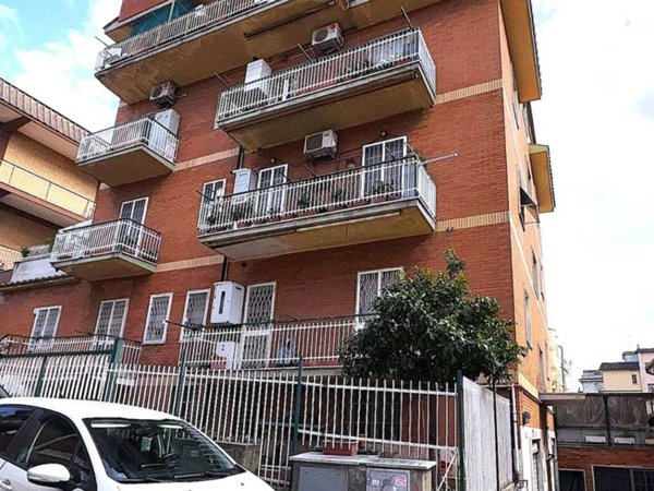 appartamento in vendita a Roma in zona Torre Angela