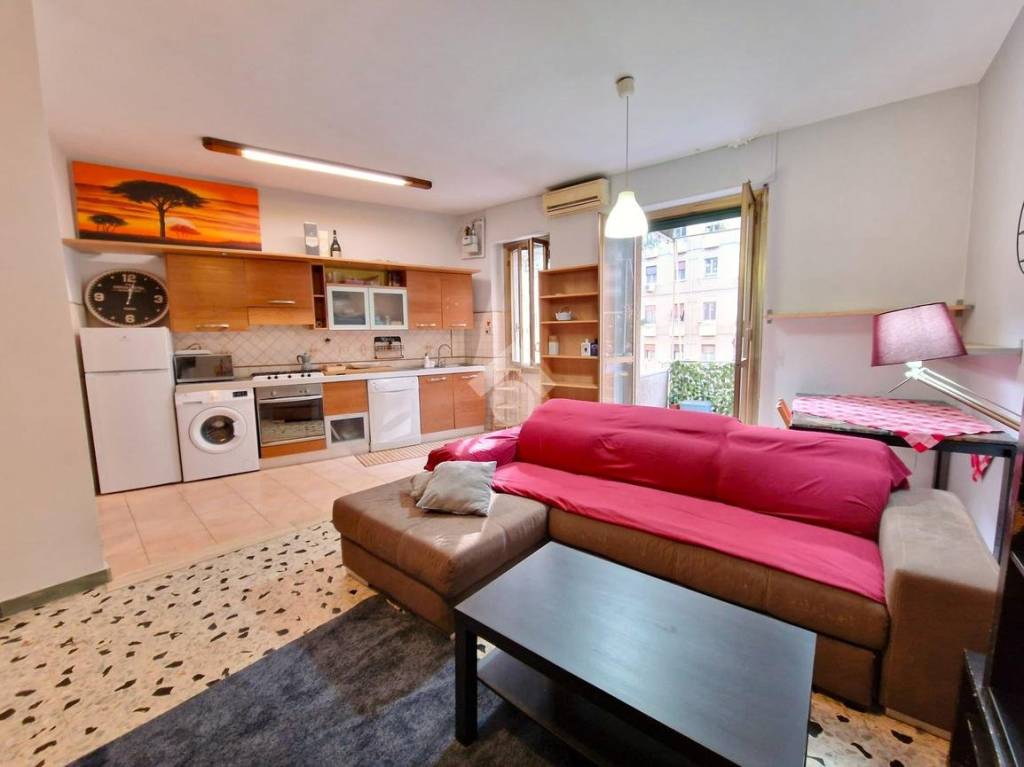 appartamento in vendita a Roma in zona Appio Claudio