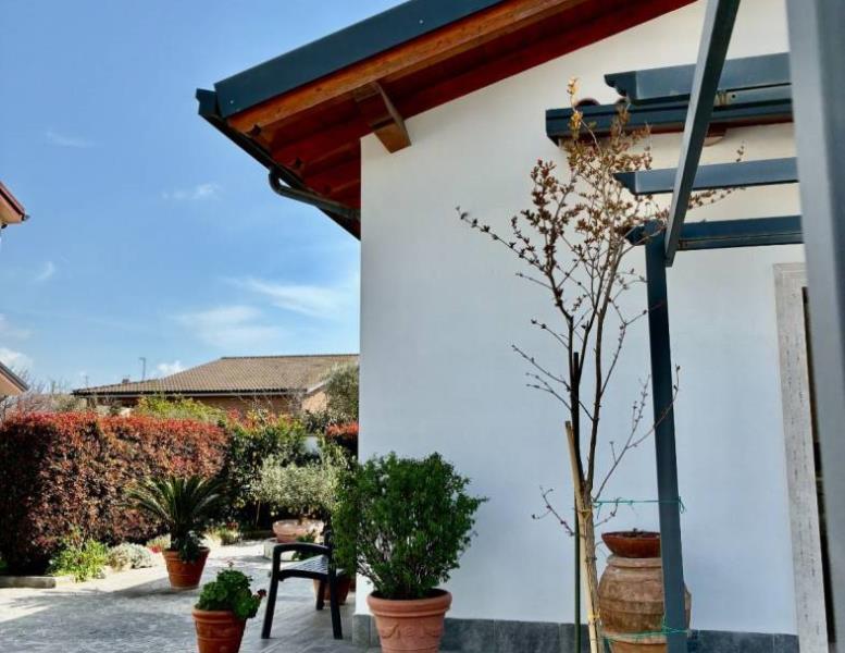 casa indipendente in vendita a Roma in zona Casal Palocco