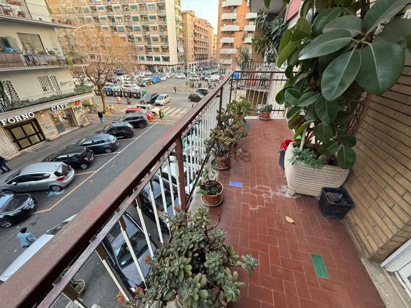 appartamento in vendita a Roma in zona Ostiense