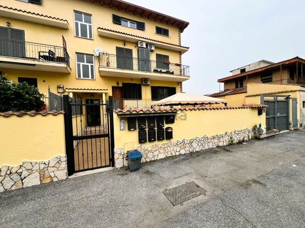 appartamento in vendita a Roma in zona Tor Bella Monaca