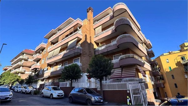 appartamento in vendita a Roma in zona Prenestino-Labicano