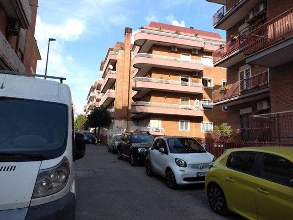 appartamento in vendita a Roma in zona Prenestino-Labicano