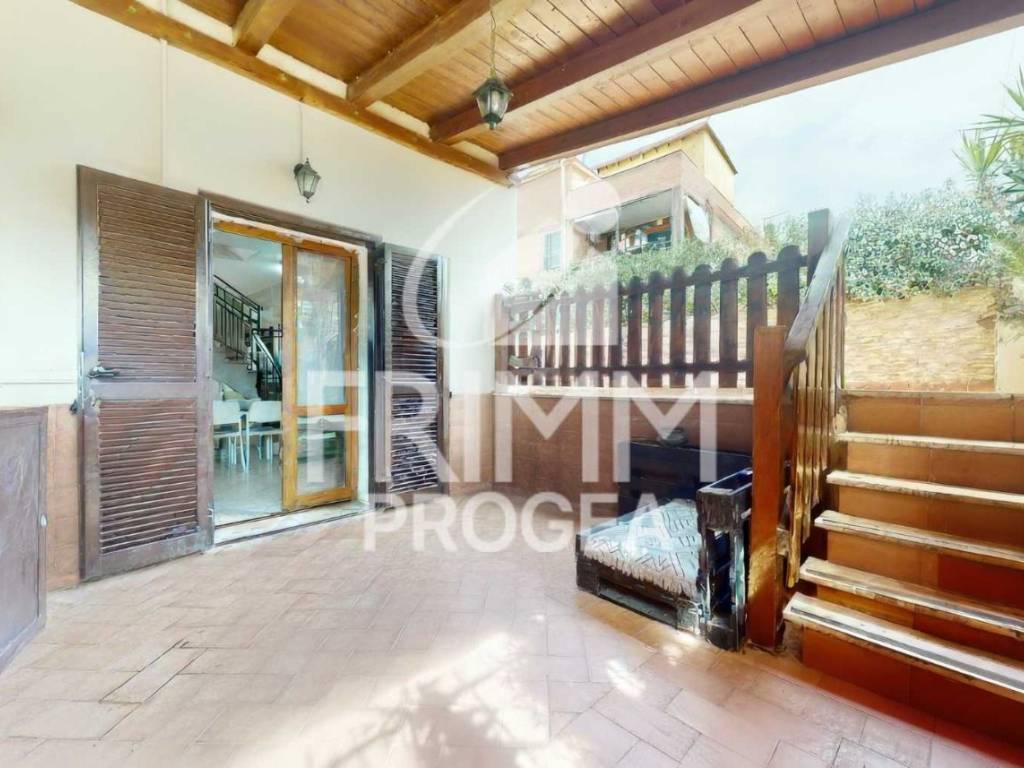 casa indipendente in vendita a Roma in zona Lunghezza