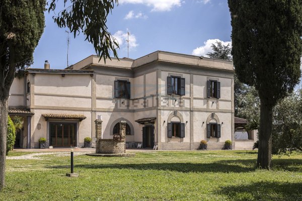 casa indipendente in vendita a Roma in zona Giuliano Dalmata