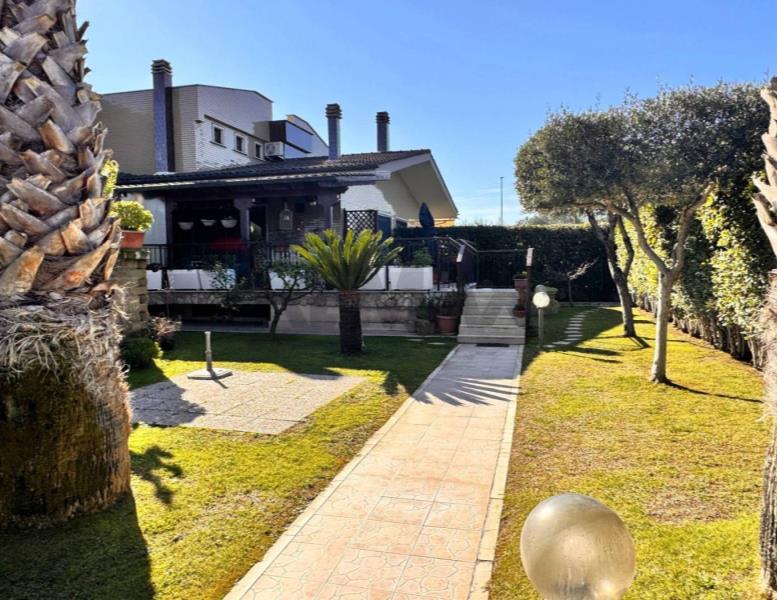 casa indipendente in vendita a Roma in zona EUR