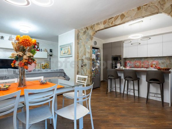 casa indipendente in vendita a Roma in zona Ponte Mammolo