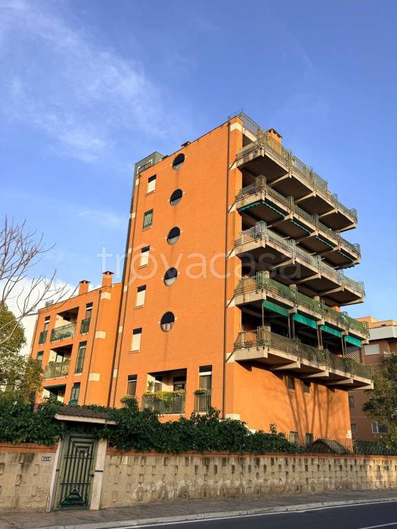appartamento in vendita a Roma in zona Torrino