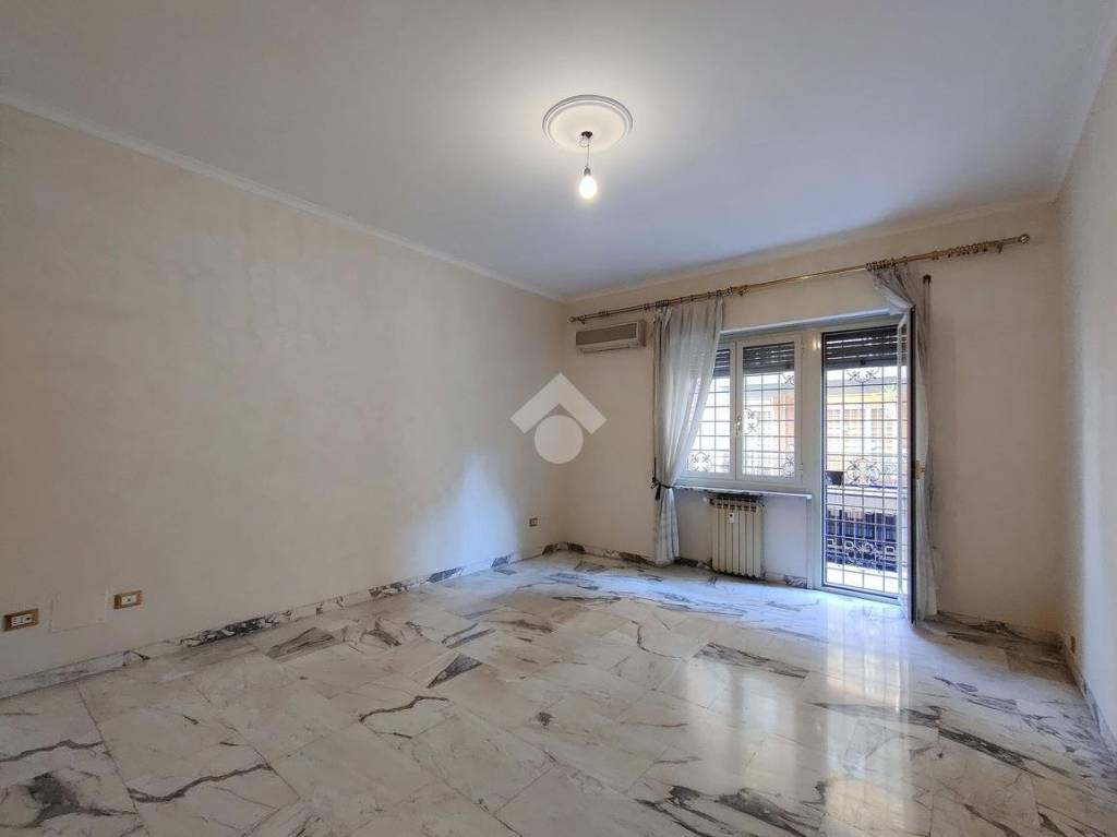 appartamento in vendita a Roma in zona Appio Claudio