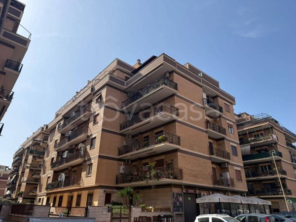 appartamento in vendita a Roma in zona Ostia Antica