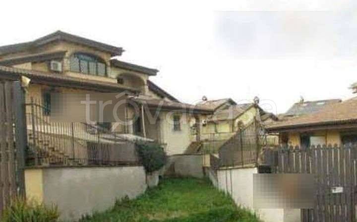 casa indipendente in vendita a Roma