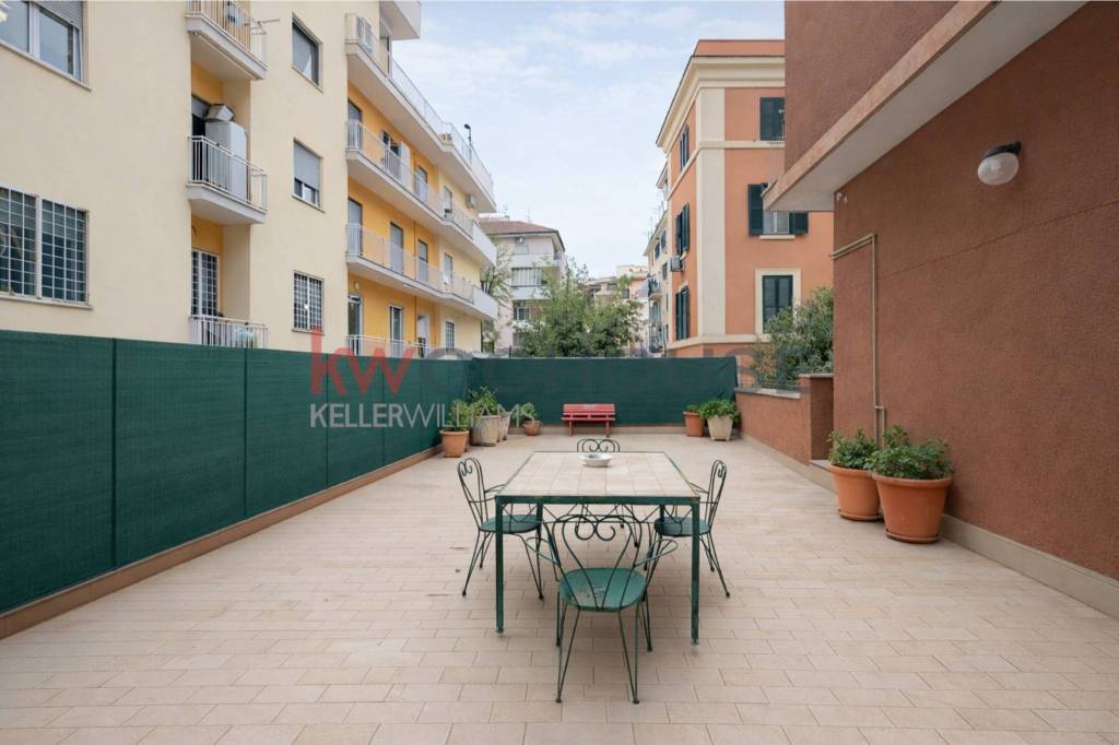 appartamento in vendita a Roma in zona Gianicolense