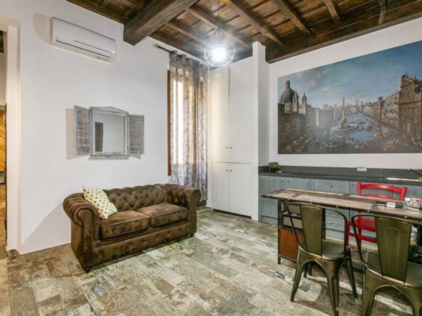 appartamento in vendita a Roma in zona Parione/Sant'Eustachio