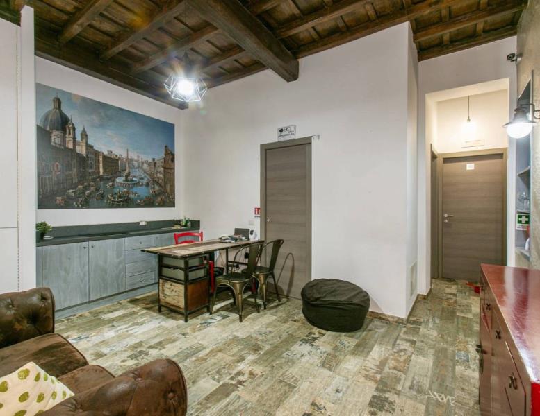 appartamento in vendita a Roma in zona Parione/Sant'Eustachio