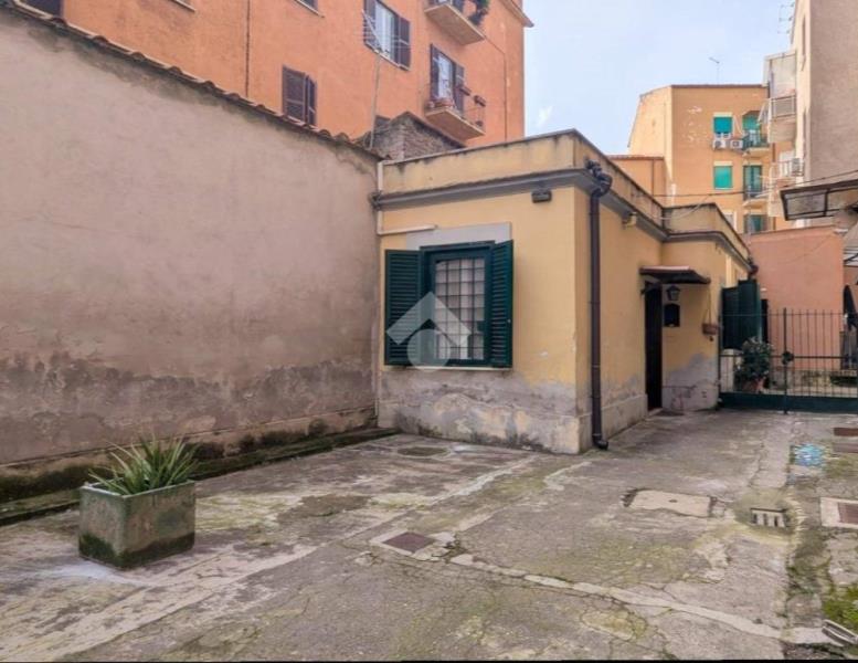 appartamento in vendita a Roma in zona Tuscolano
