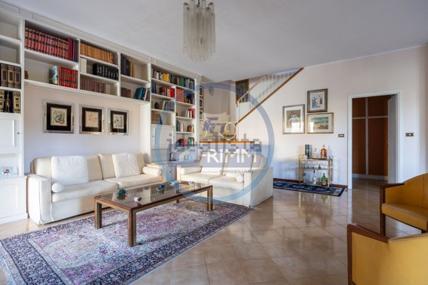 casa indipendente in vendita a Roma in zona Casal Palocco