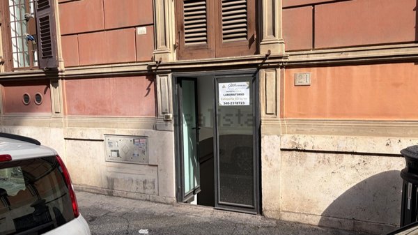 locale di sgombero in vendita a Roma in zona Celio