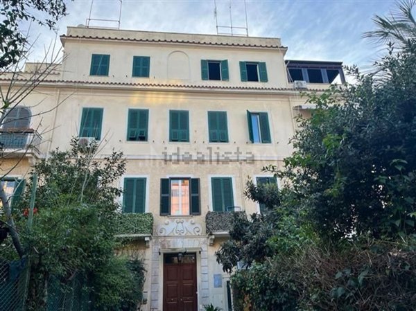 appartamento in vendita a Roma in zona Ostia