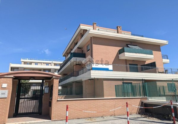 appartamento in vendita a Roma in zona Osteria del Curato