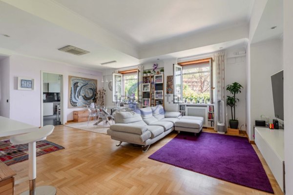 appartamento in vendita a Roma in zona Tomba di Nerone