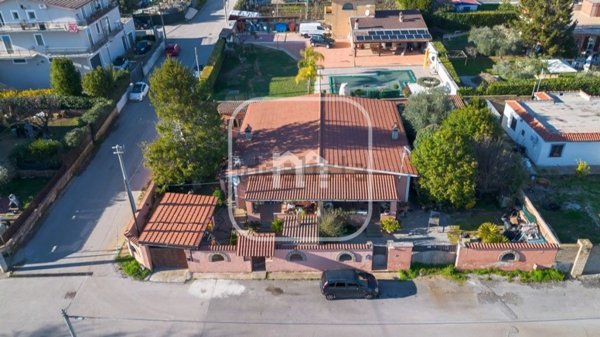 casa indipendente in vendita a Roma in zona Castelverde