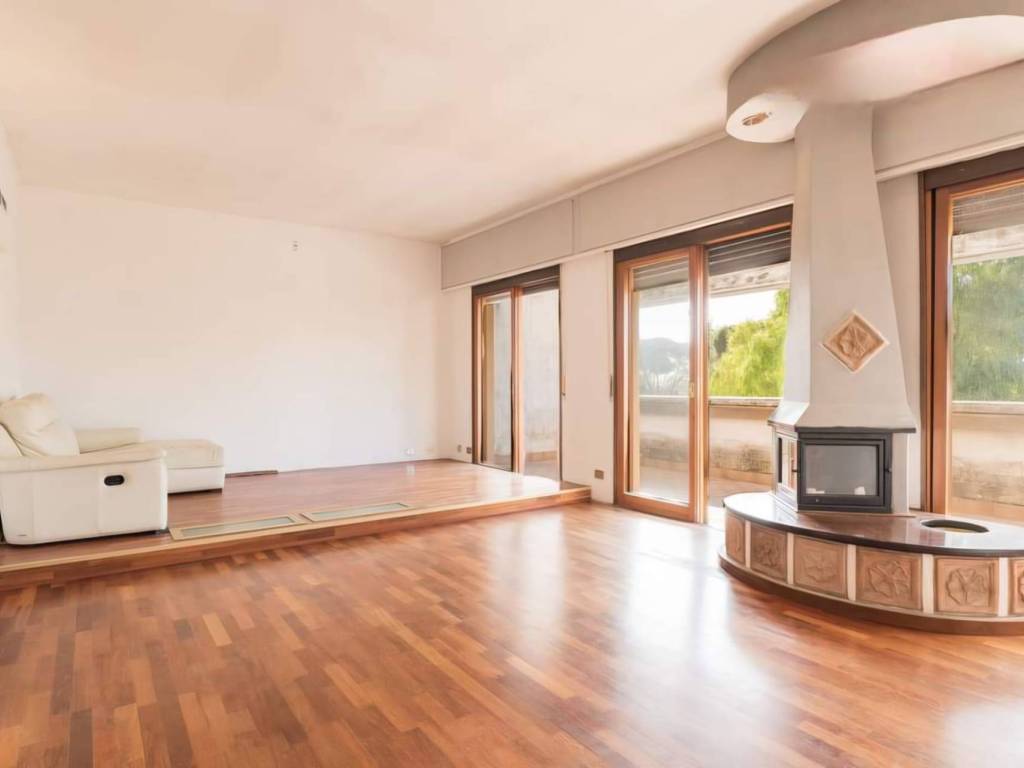 appartamento in vendita a Roma in zona Casal Palocco