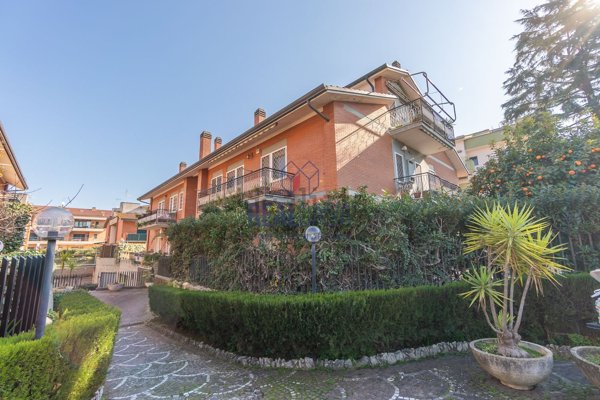 appartamento in vendita a Roma in zona Casal Morena
