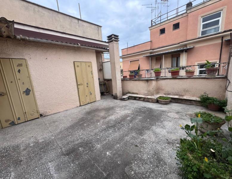 appartamento in vendita a Roma in zona Prenestino-Centocelle