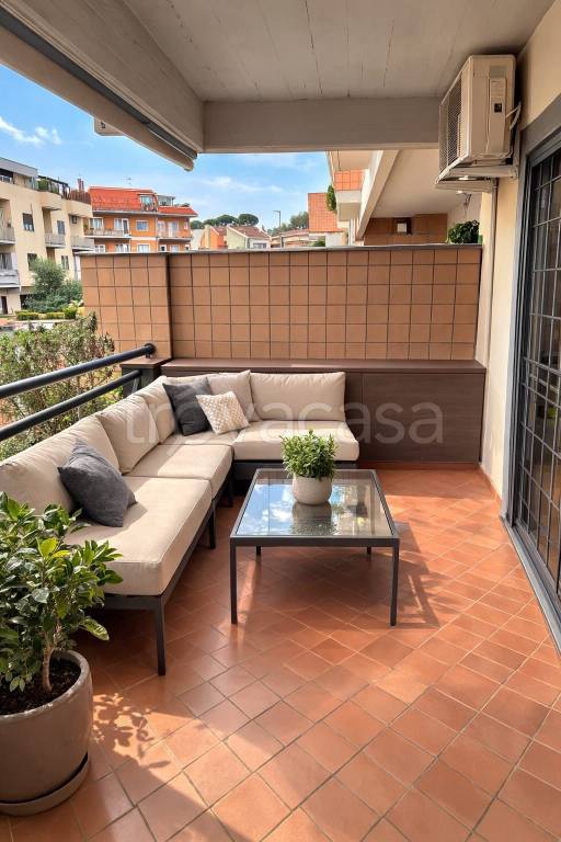 appartamento in vendita a Roma in zona Labaro