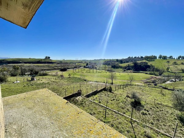 casa indipendente in vendita a Roma in zona Colle dei Pini