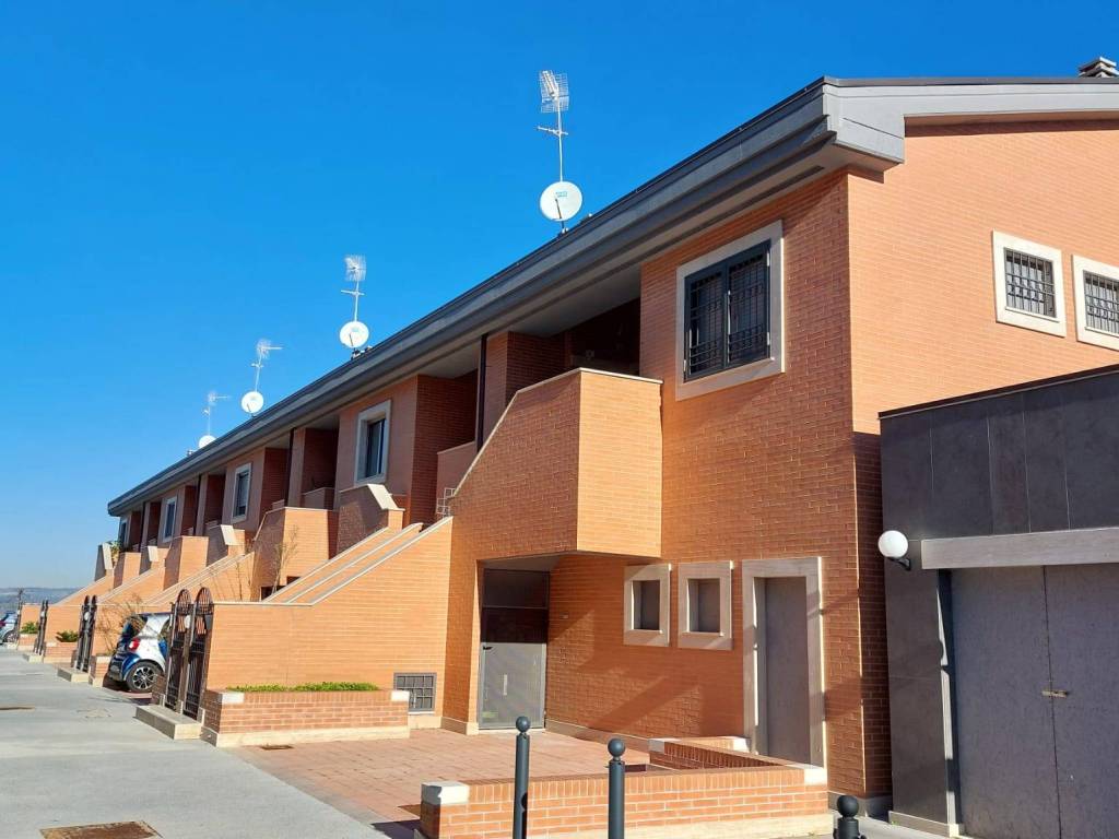 appartamento in vendita a Roma in zona Casal Monastero