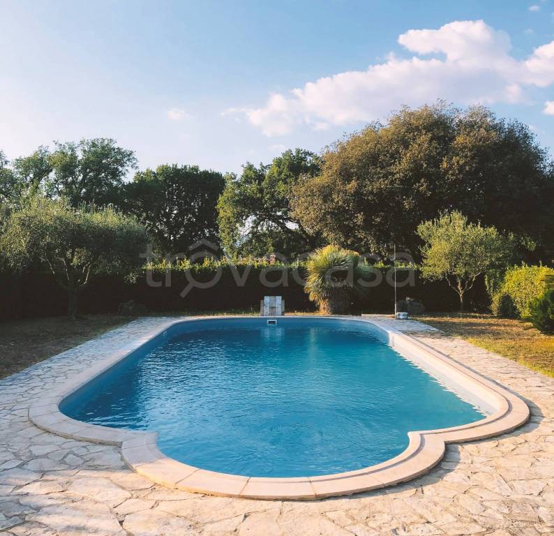 casa indipendente in vendita a Roma in zona Valle Muricana