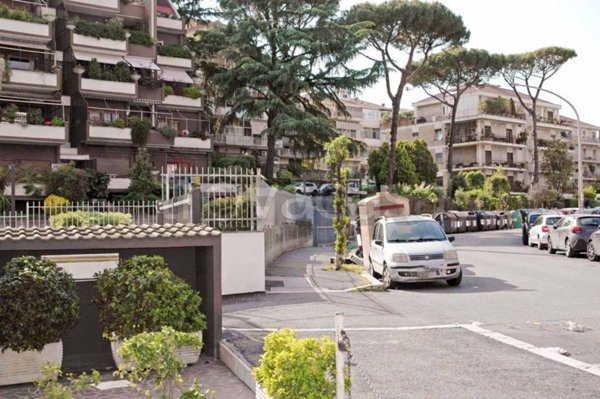 locale commerciale in vendita a Roma in zona Gianicolense