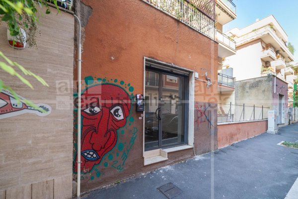 locale commerciale in vendita a Roma in zona Gianicolense