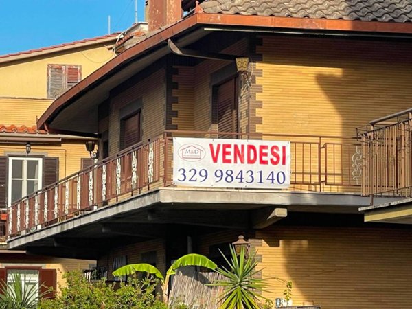appartamento in vendita a Roma in zona Tomba di Nerone