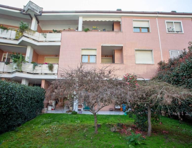 appartamento in vendita a Roma in zona Corviale