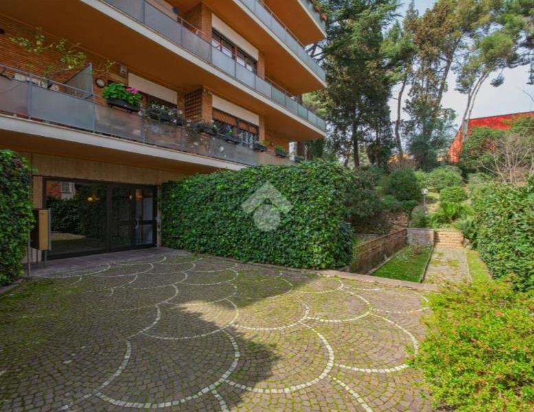 appartamento in vendita a Roma in zona EUR