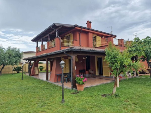 casa indipendente in vendita a Roma in zona Borghesiana