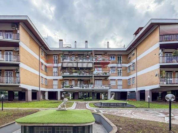 appartamento in vendita a Roma in zona Casal Morena