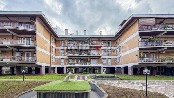 appartamento in vendita a Roma in zona Casal Morena