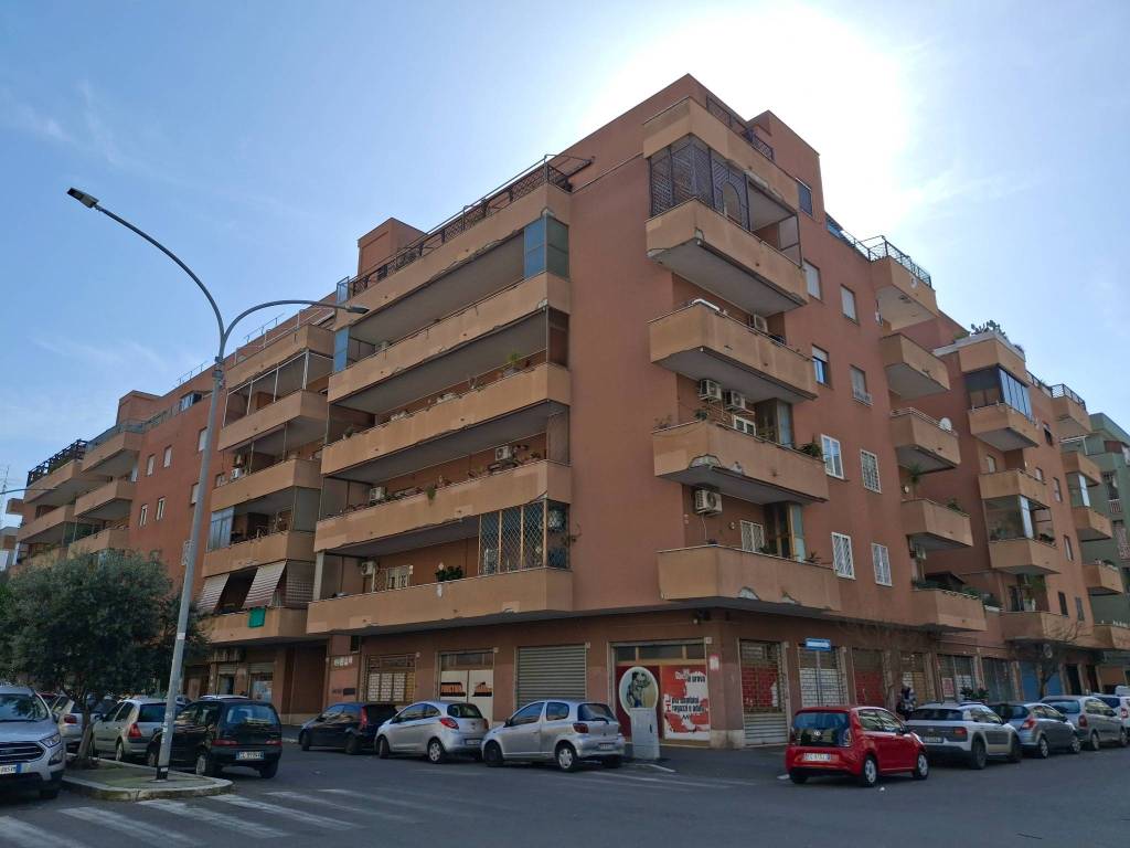 appartamento in vendita a Roma in zona Ostia