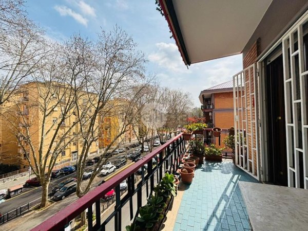appartamento in vendita a Roma in zona Ardeatino
