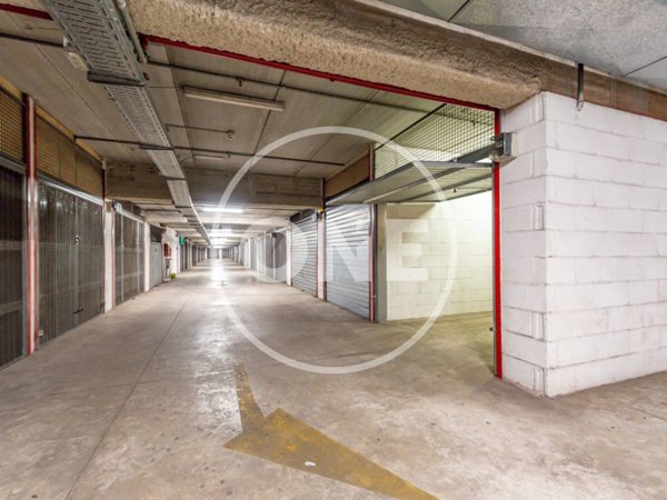 negozio in vendita a Roma in zona Appio Claudio