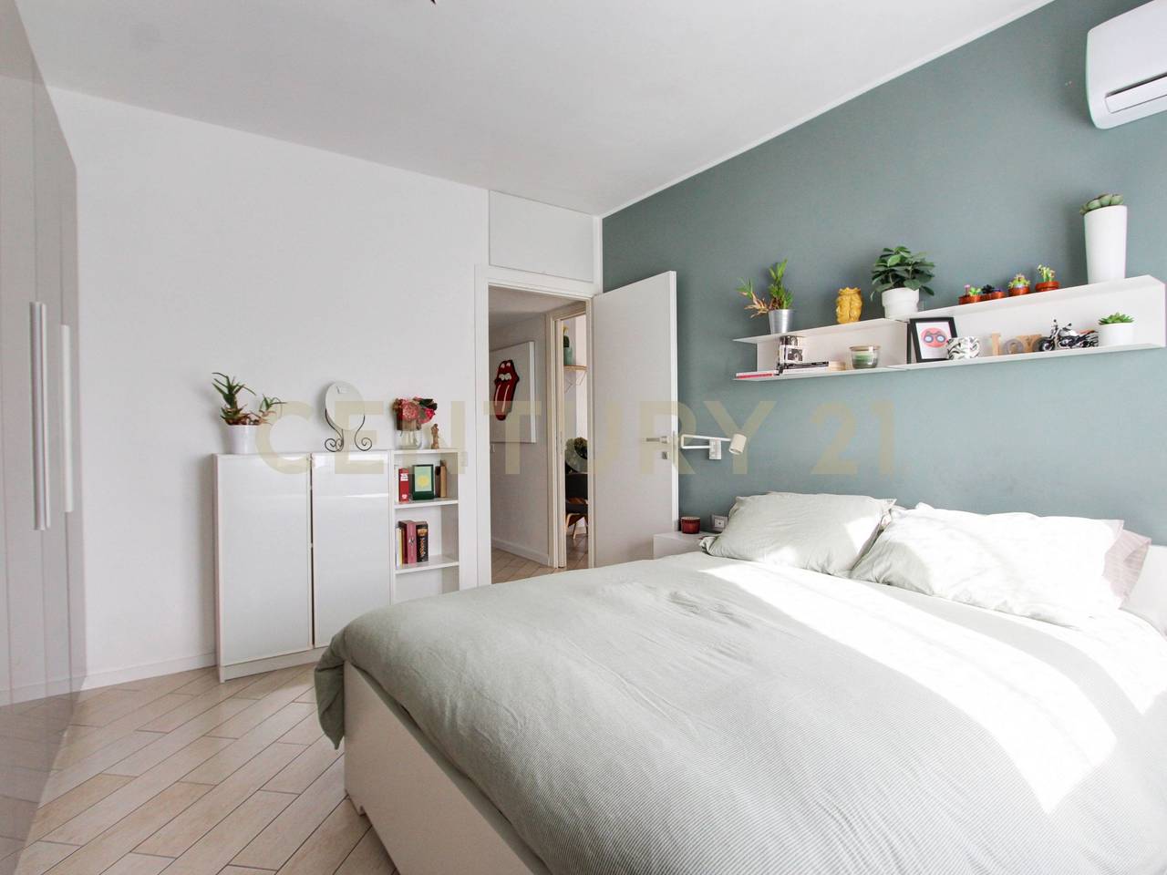 appartamento in vendita a Roma in zona Tor de' Cenci