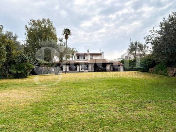 casa indipendente in vendita a Roma in zona Acilia