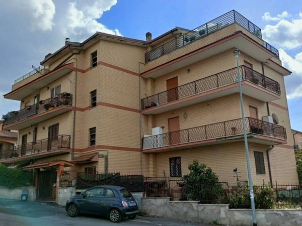 appartamento in vendita a Roma in zona Borghesiana